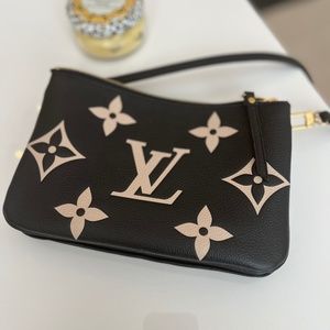 Louis Vuitton Double Zip Pochette